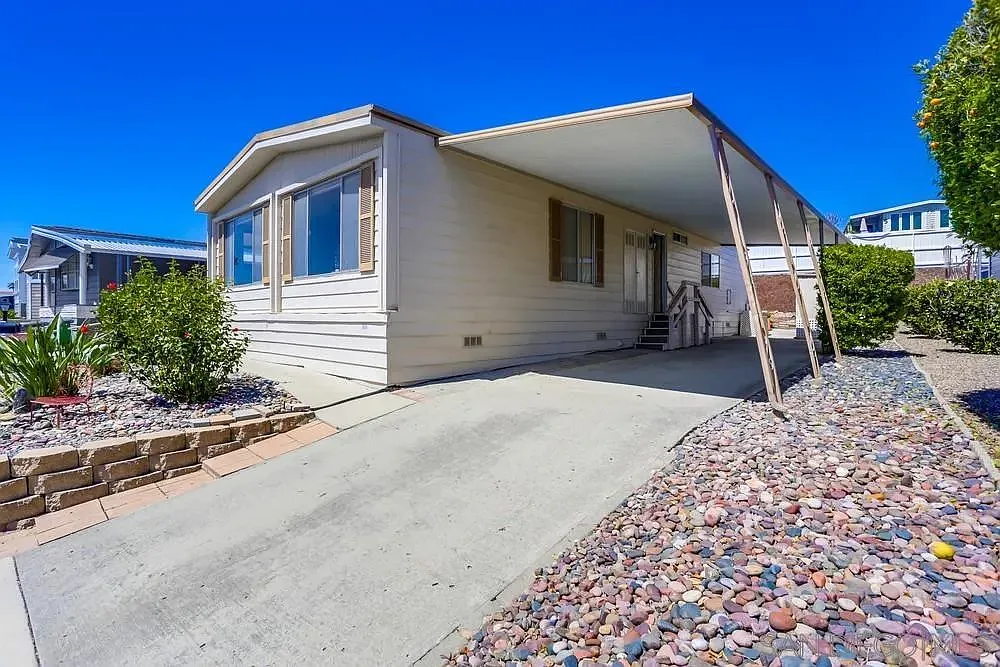 650 S Rancho Santa Fe Rd Spc 44 , photo 3