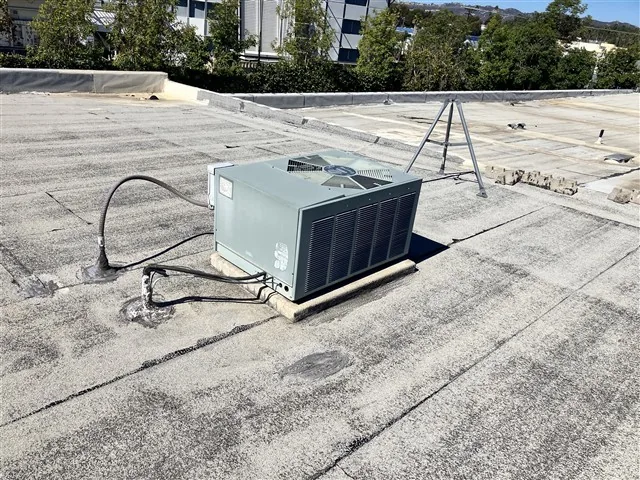 Inspection photo: rooftop hvac inspection