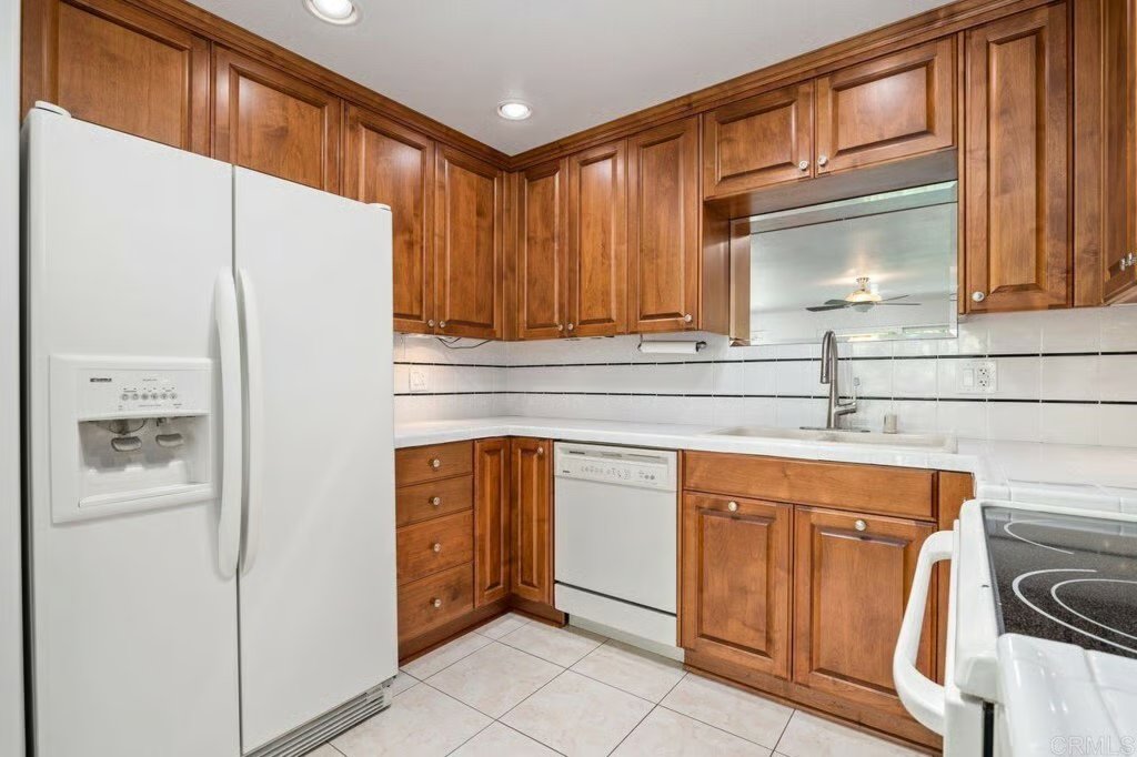 6247 Caminito Basilio, San Diego, CA 92111