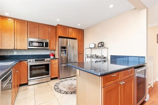 6370 Caminito Juanico, San Diego, CA 92111